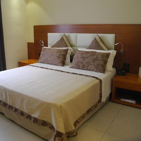 Hotel Agora Sure Hotel Collection By Best Western Lago Patria Bagian luar foto