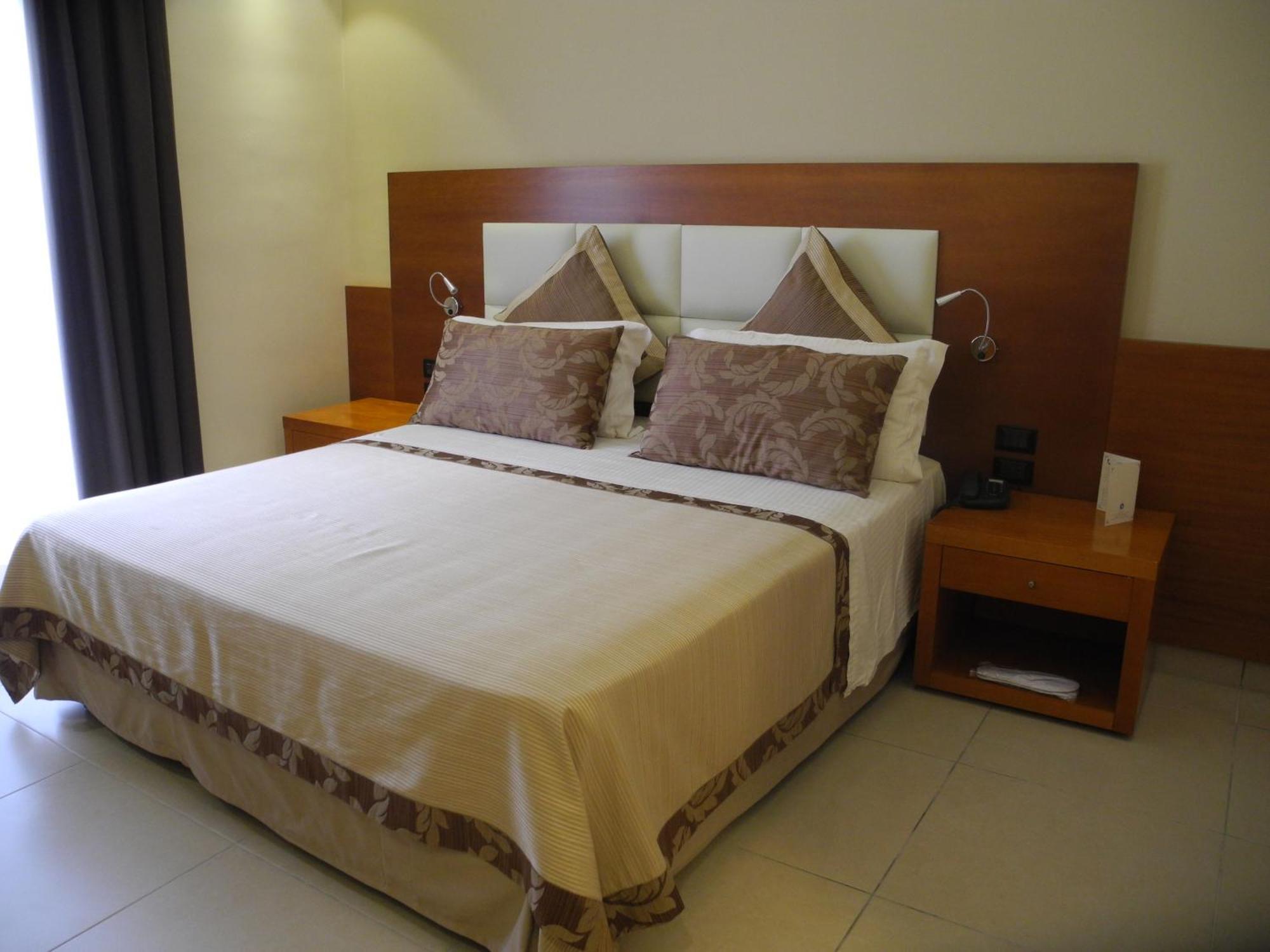 Hotel Agora Sure Hotel Collection By Best Western Lago Patria Bagian luar foto