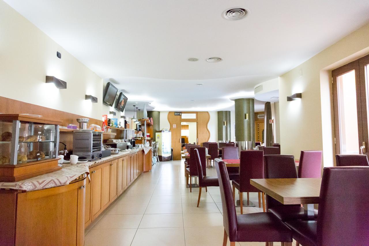 Hotel Agora Sure Hotel Collection By Best Western Lago Patria Bagian luar foto