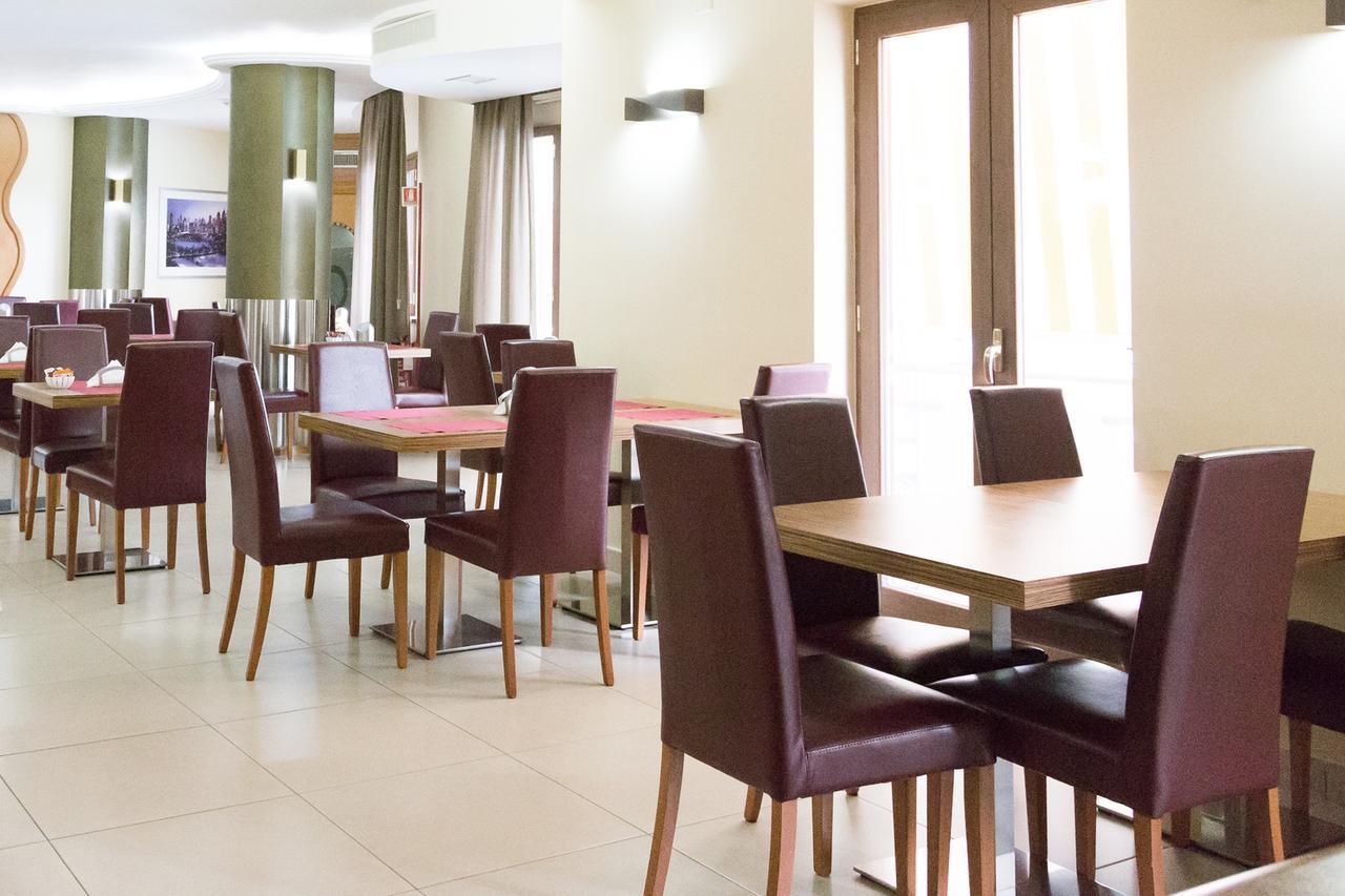 Hotel Agora Sure Hotel Collection By Best Western Lago Patria Bagian luar foto